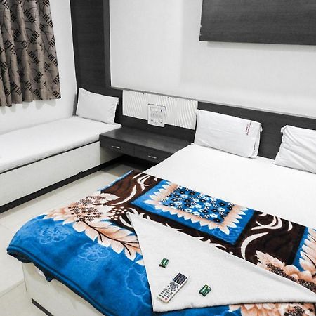 Hotel Shri Sai Darshan Shirdi Zewnętrze zdjęcie