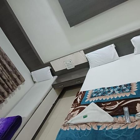 Hotel Shri Sai Darshan Shirdi Zewnętrze zdjęcie