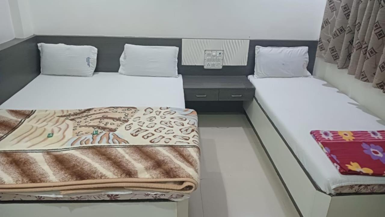 Hotel Shri Sai Darshan Shirdi Zewnętrze zdjęcie